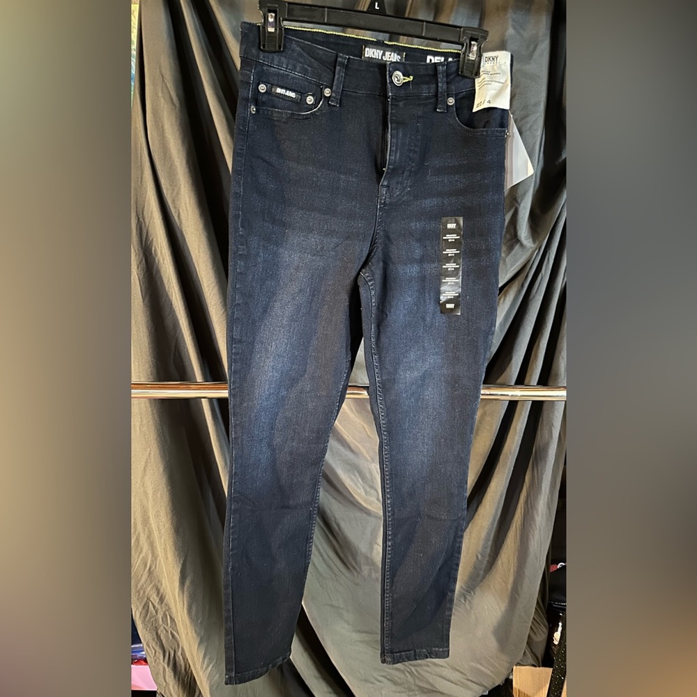 DKNY Jeans. Delancey high rise skinny. Stretch denim. Ankle length. New. 27/4.